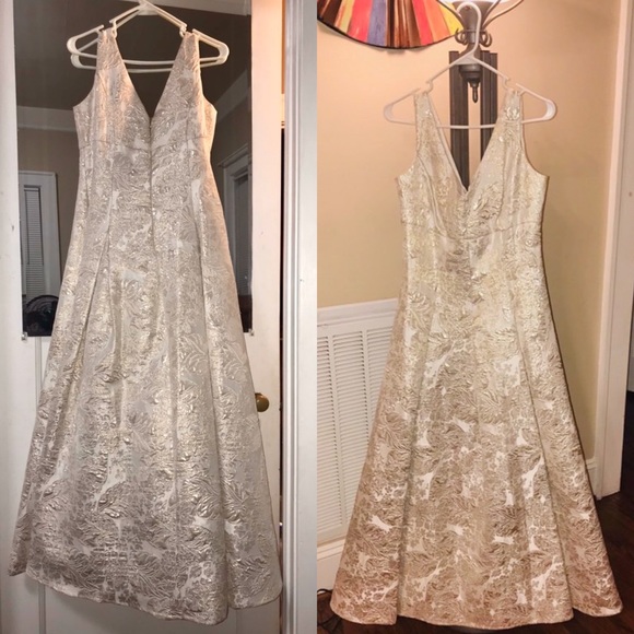 Women’s Betsy & Adam Formal Dress - Picture 2 of 4